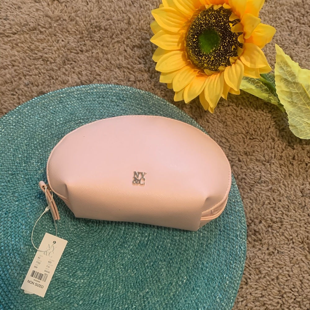NWT💜 NY&Co Makeup Bag